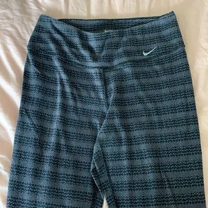 Nike black patterned leggings